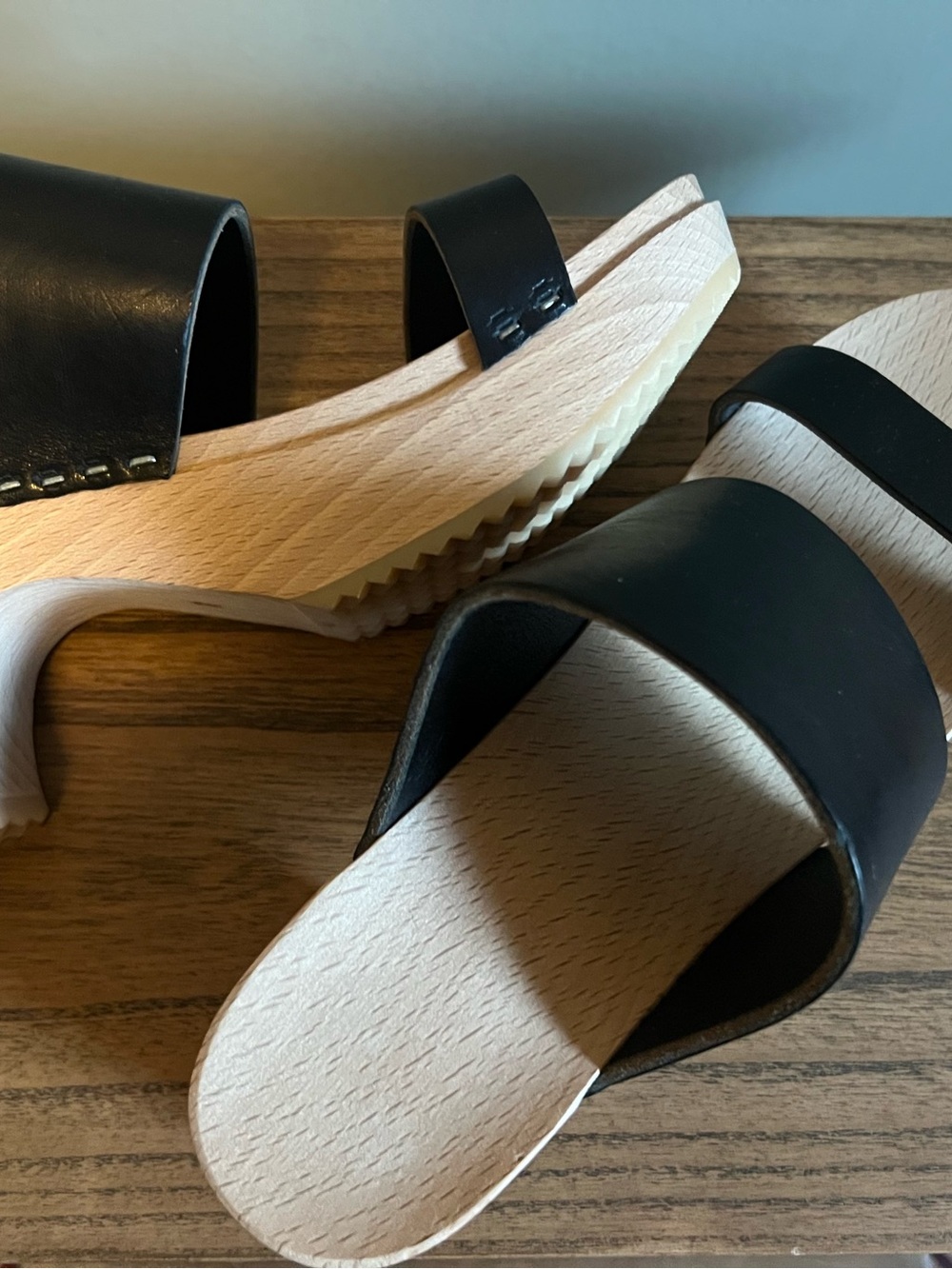 ZUZII Los Angeles| Lennox Wooden Black‎ Clog Sandals - Picture 4 of 11